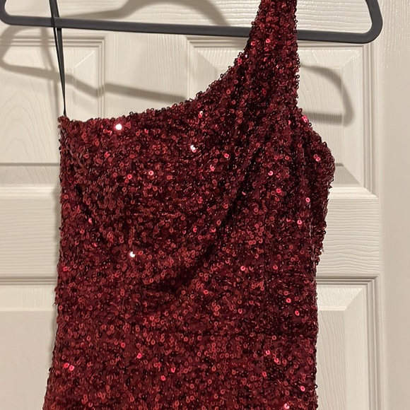 B. Darlin red sequin dress. Size 5/6. Worn once. - Picture 3 of 3